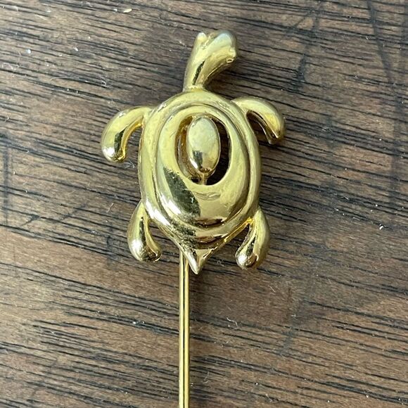 Vintage Trifari Gild Tone Turtle Brooch Stickpin - Picture 1 of 3